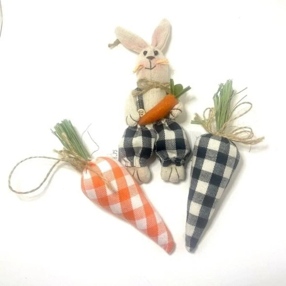 GANZ Boy Bunny and Two Carrots Easter Set. - Picture 3 of 3